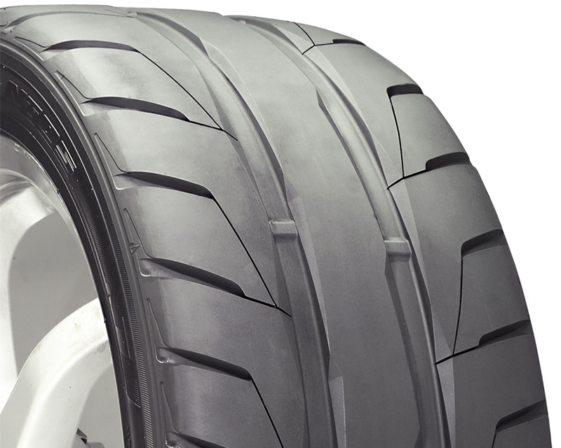Nitto NT05 Tires 275/40/17 98Z Blk